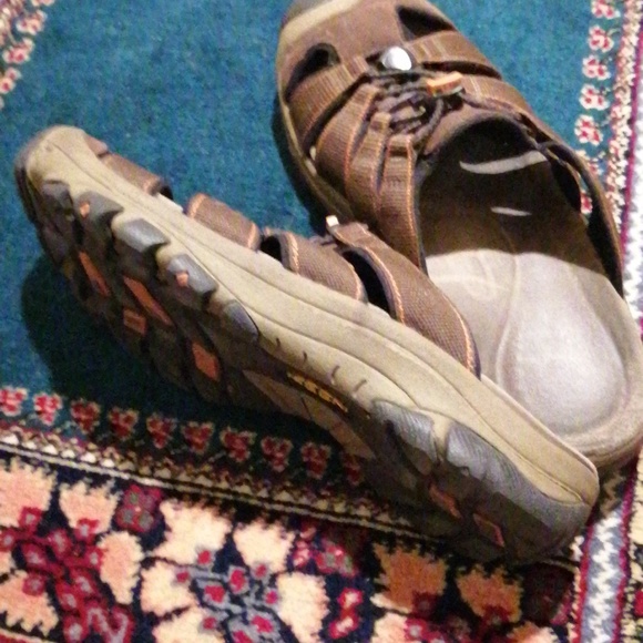 Mens Keen size 9 sandals - Picture 3 of 8